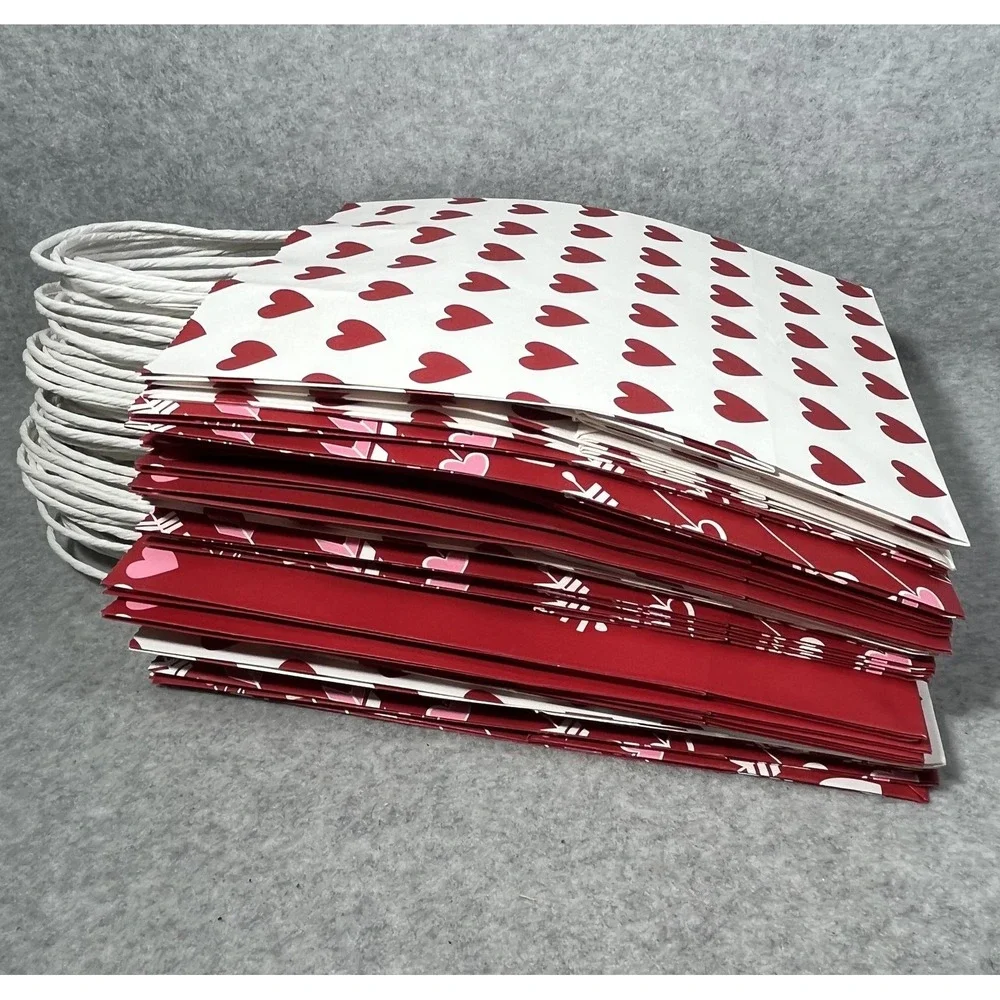 Celebrate It Valentine's Day Medium Gift‎ Bags 2+ Pack Hearts Arrows Party Favor